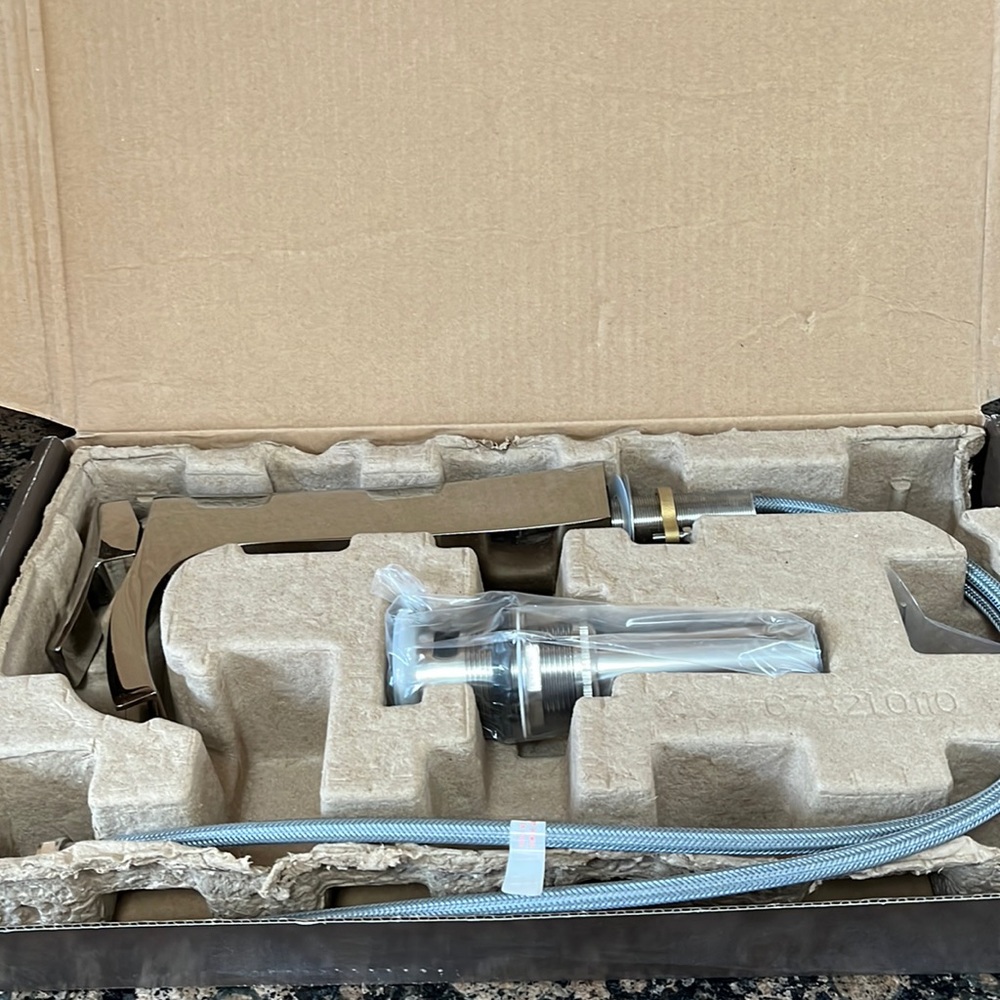 NIB Vilamonte Single Handle Lavatory Faucet